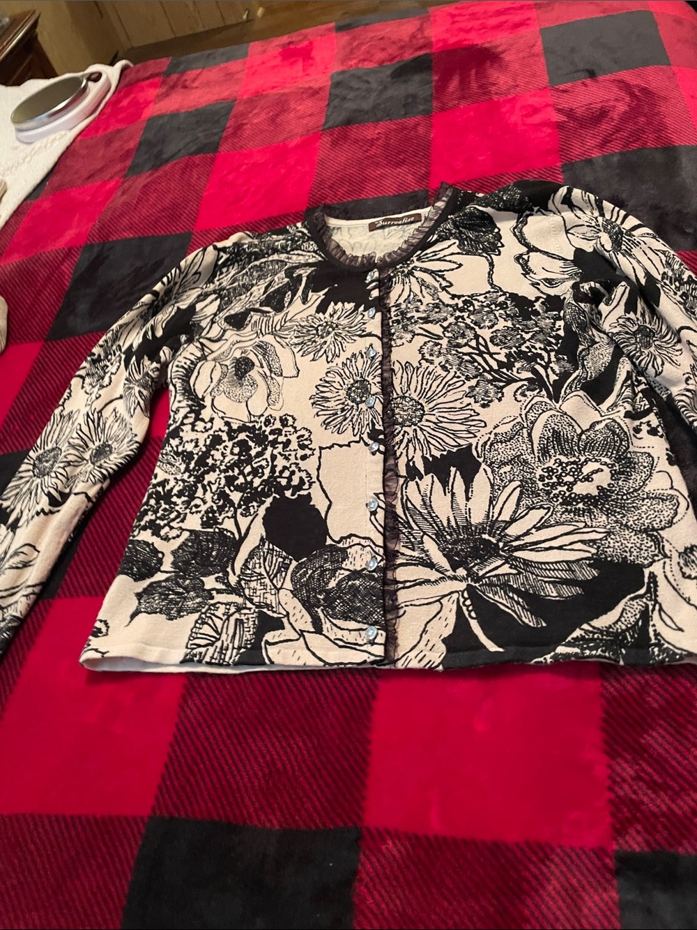 Floral Button-Front Cardigan in Black & Cream